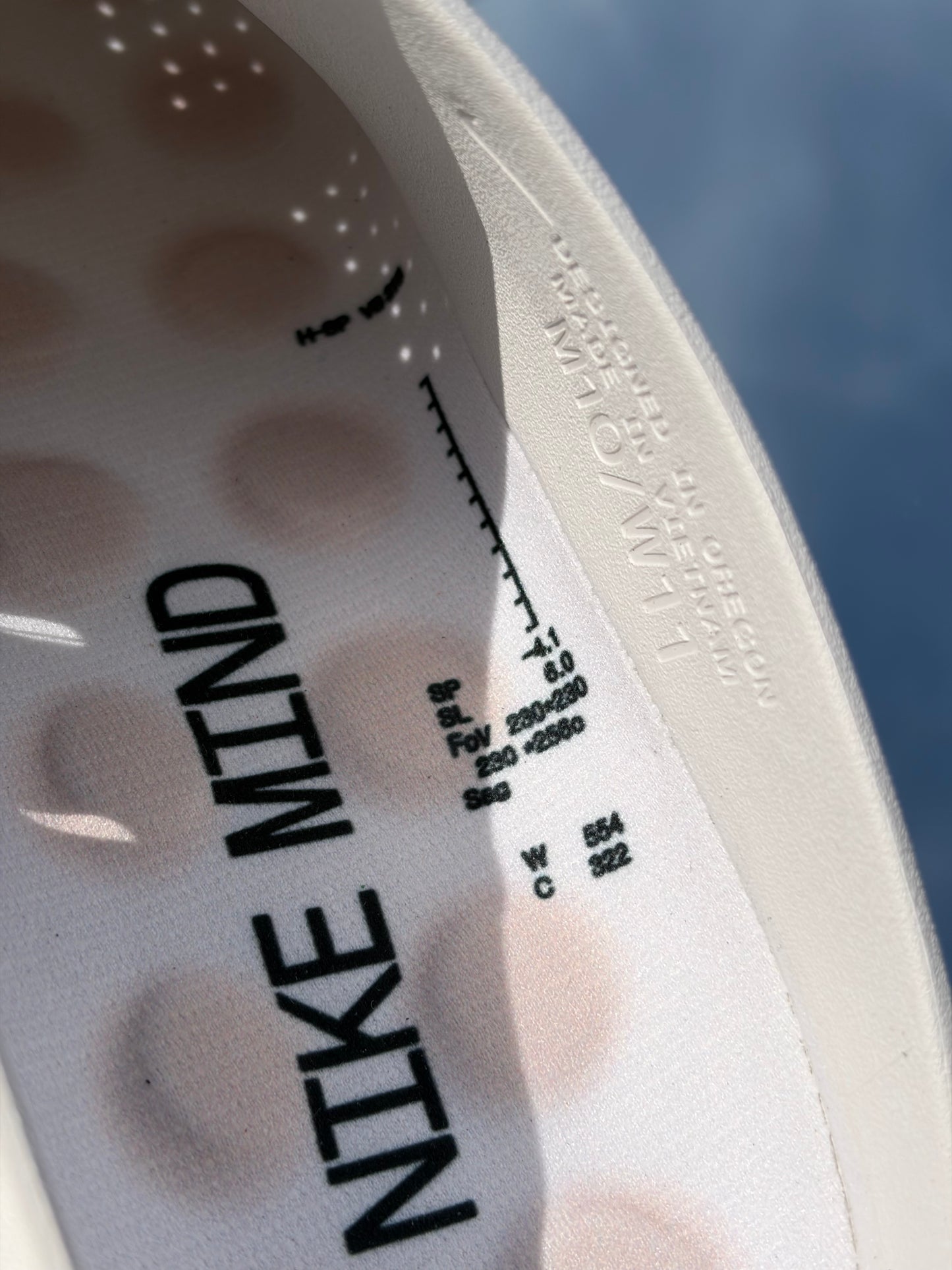Nike Mind 001 Summit White Metallic Silver - Taille 43