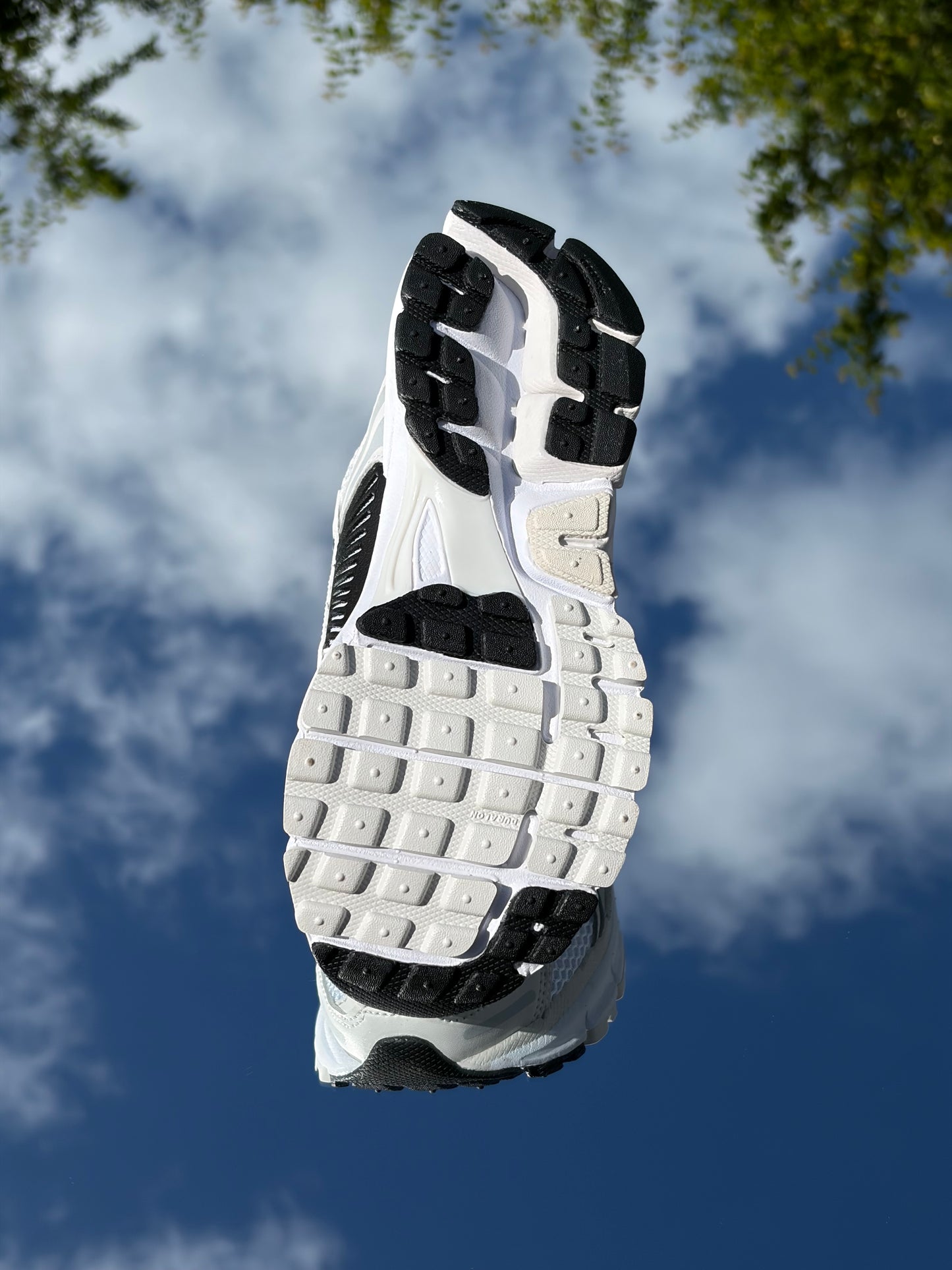 Nike Zoom Vomero 5 White Black - Taille 35,5