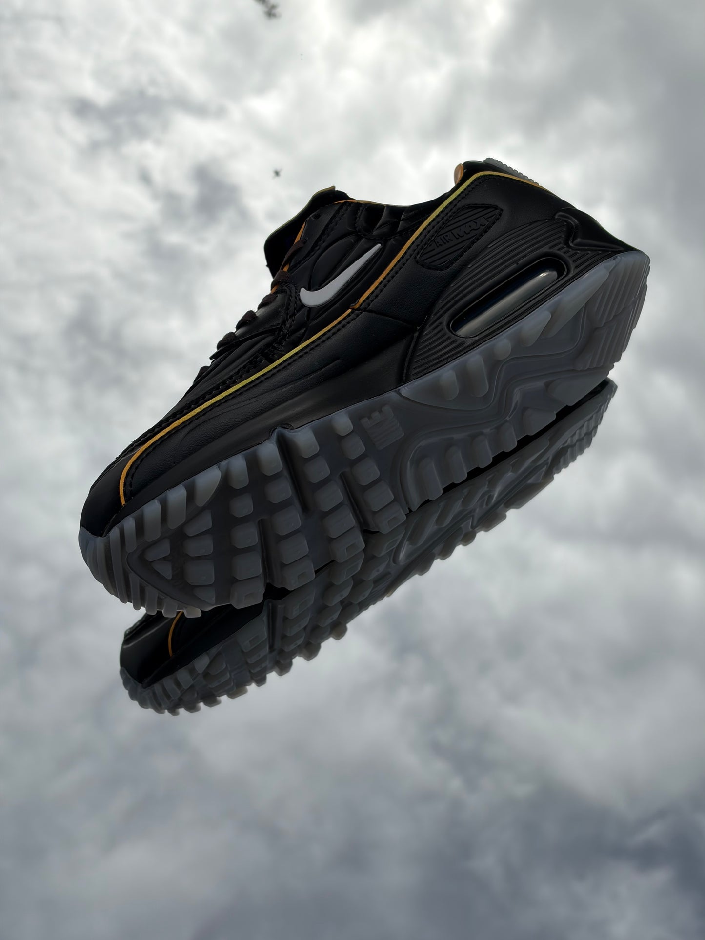 Nike Air Max 90 SE Black White Gold Leaf Pear - Taille 39