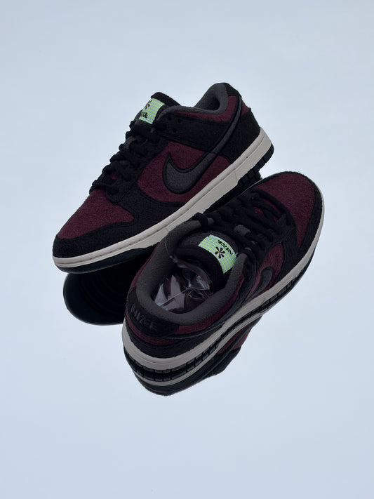 Nike Dunk Low SE Fleece Pack Burgundy Crush Dark Smoke Grey - Taille 36