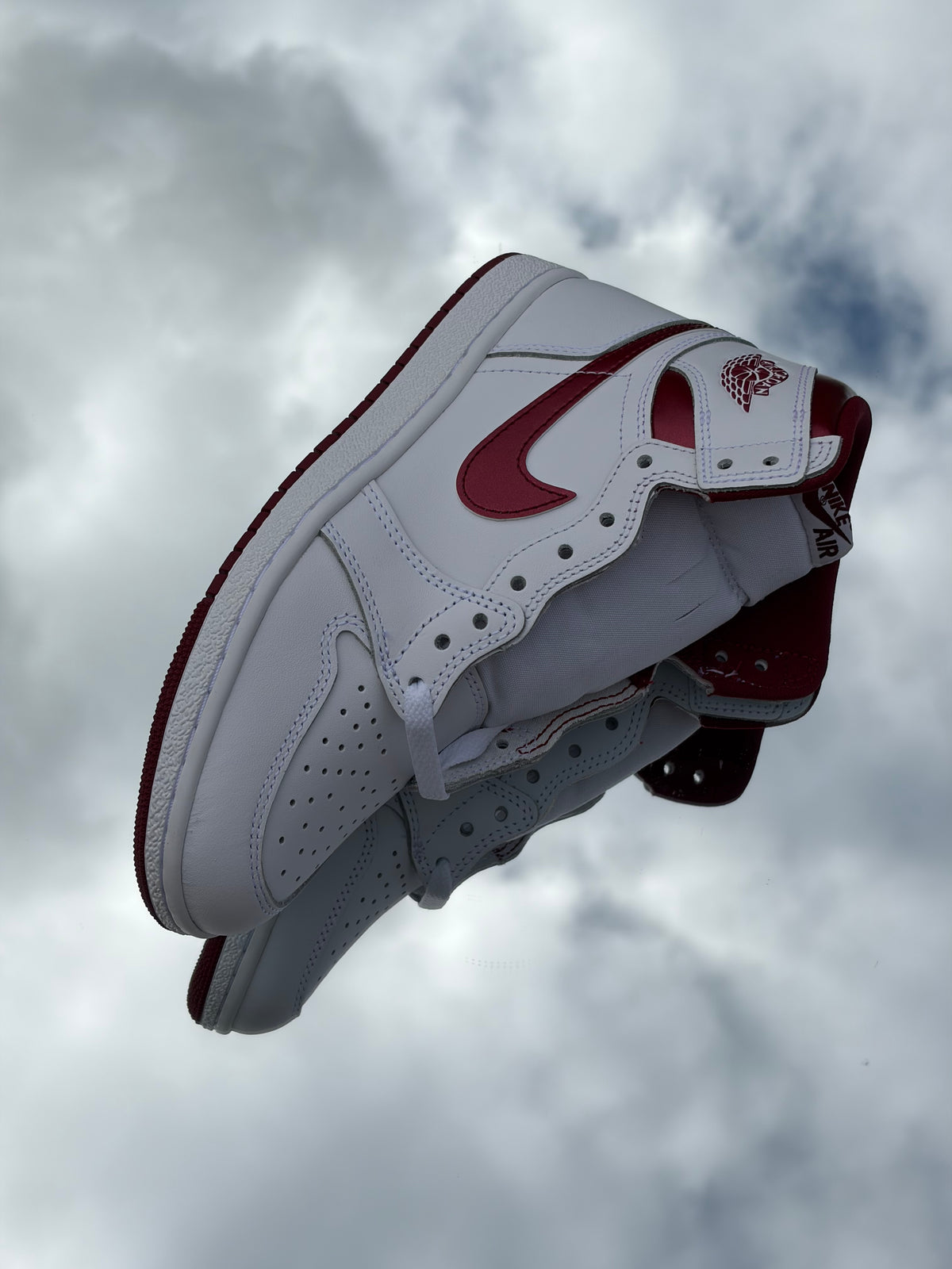 Air Jordan 1 High Retro OG ‘85 Metallic Burgundy White Team Red - Taille 40