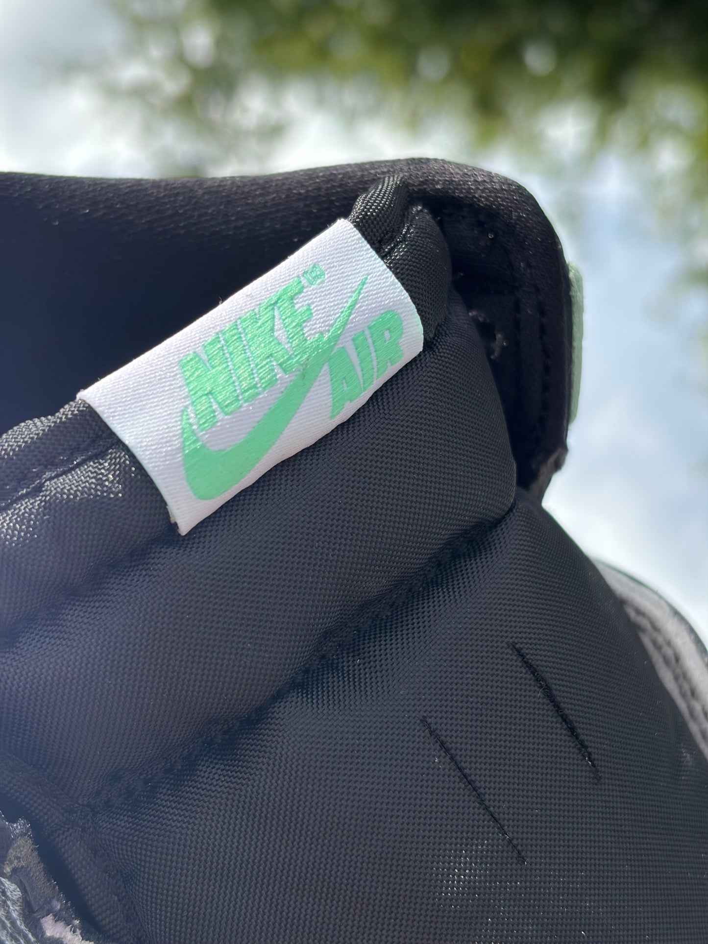 Air Jordan 1 High Retro OG White Black Green Glow - Taille 38