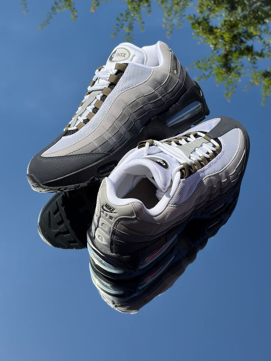 Nike Air Max 95 Medium Olive - Taille 42