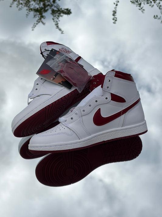 Air Jordan 1 High Retro OG ‘85 Metallic Burgundy White Team Red - Taille 40