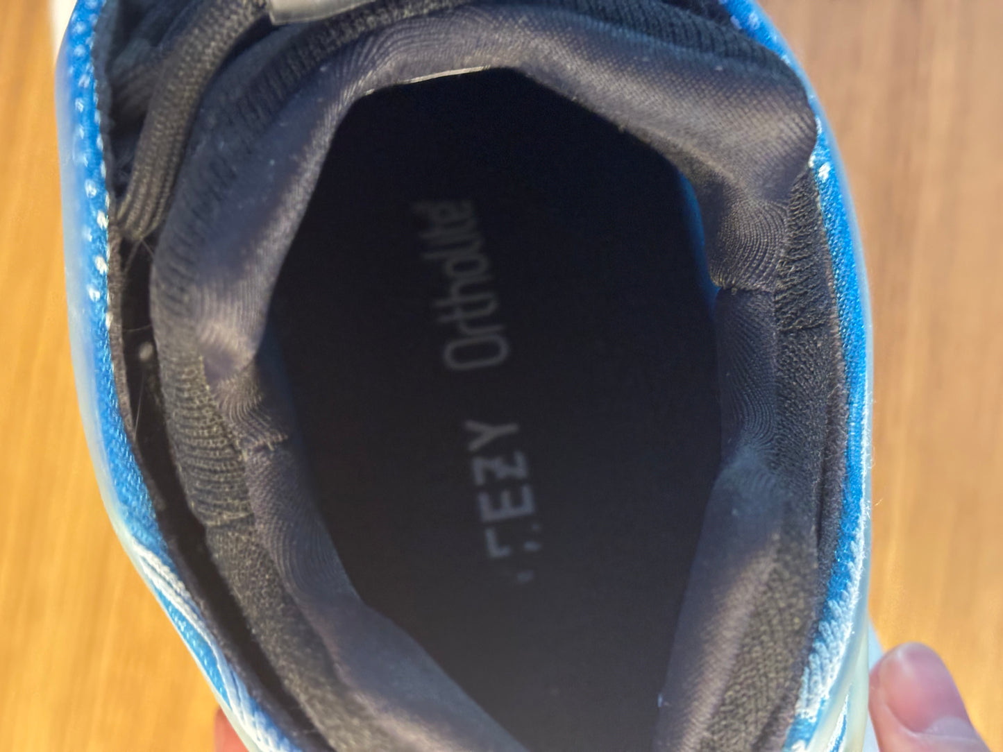 Yeezy 700 v3 Arzareth (Taille 41,5)