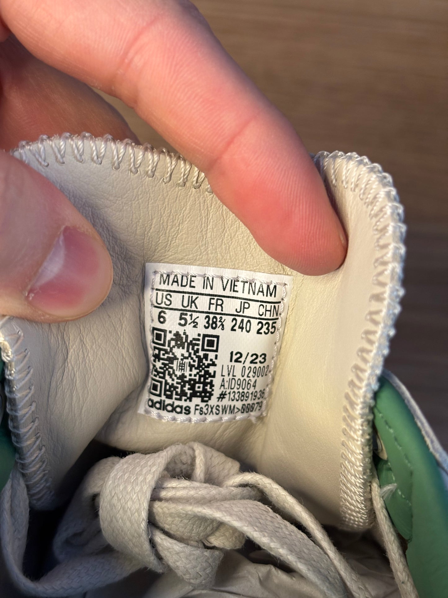 Adidas Samba Aluminium Preloved Green X Human Race (Taille 38,5)