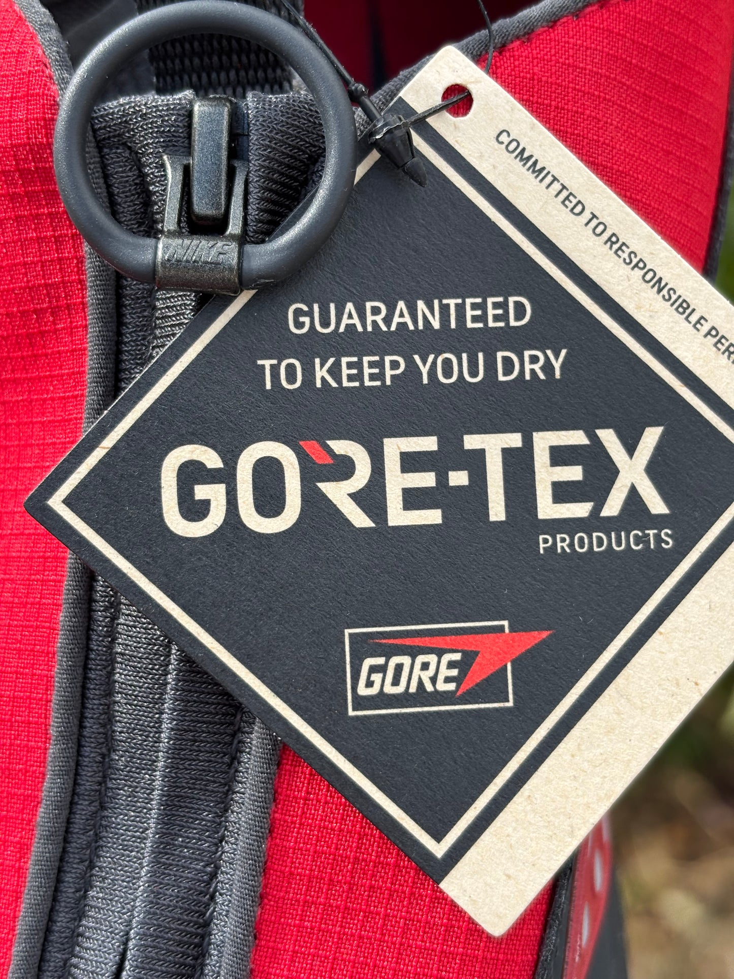 Nike Air Max Sunder Gore-Tex Hyper Crimson - 40,5