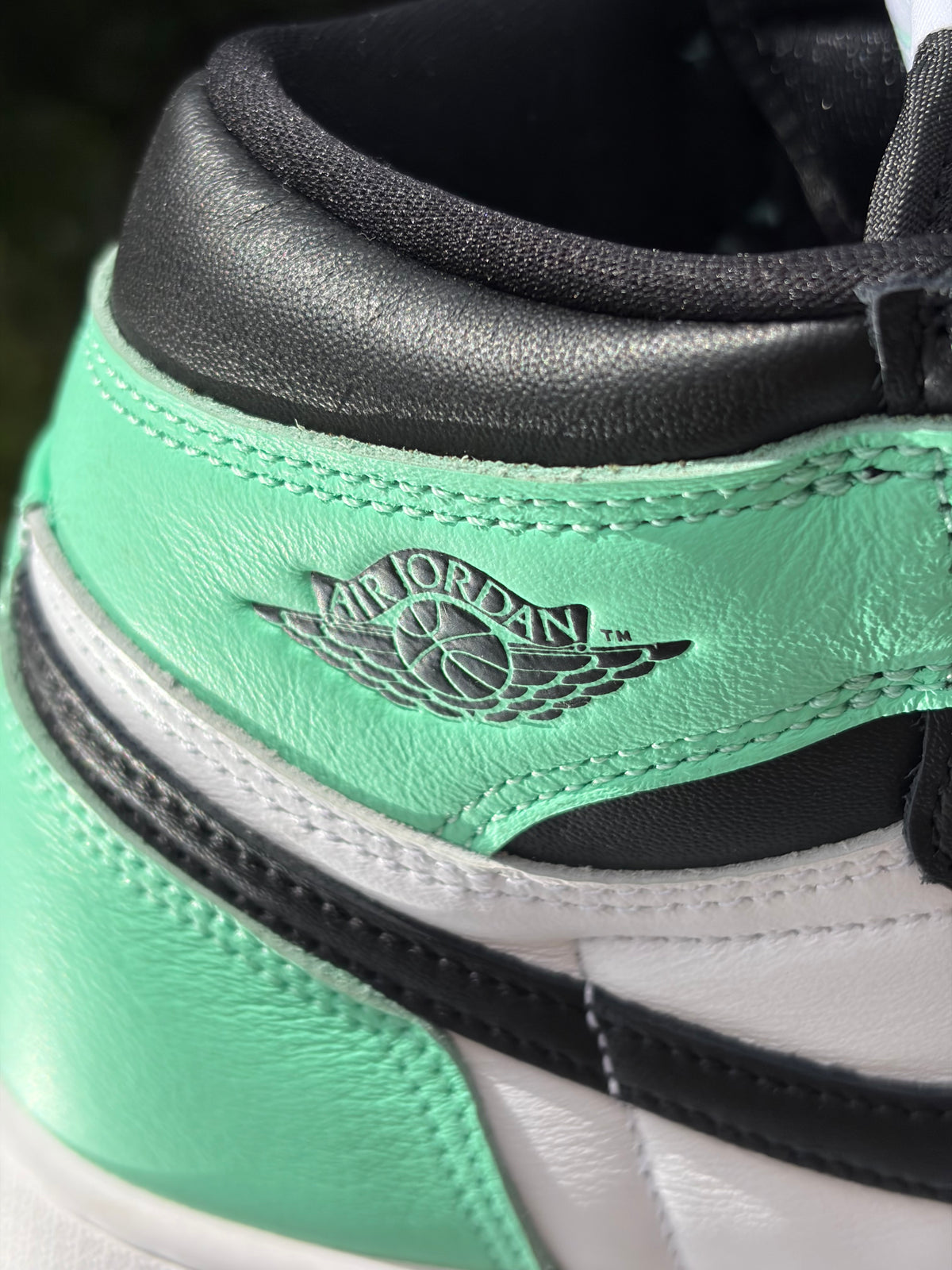 Air Jordan 1 High Retro OG White Black Green Glow - Taille 38