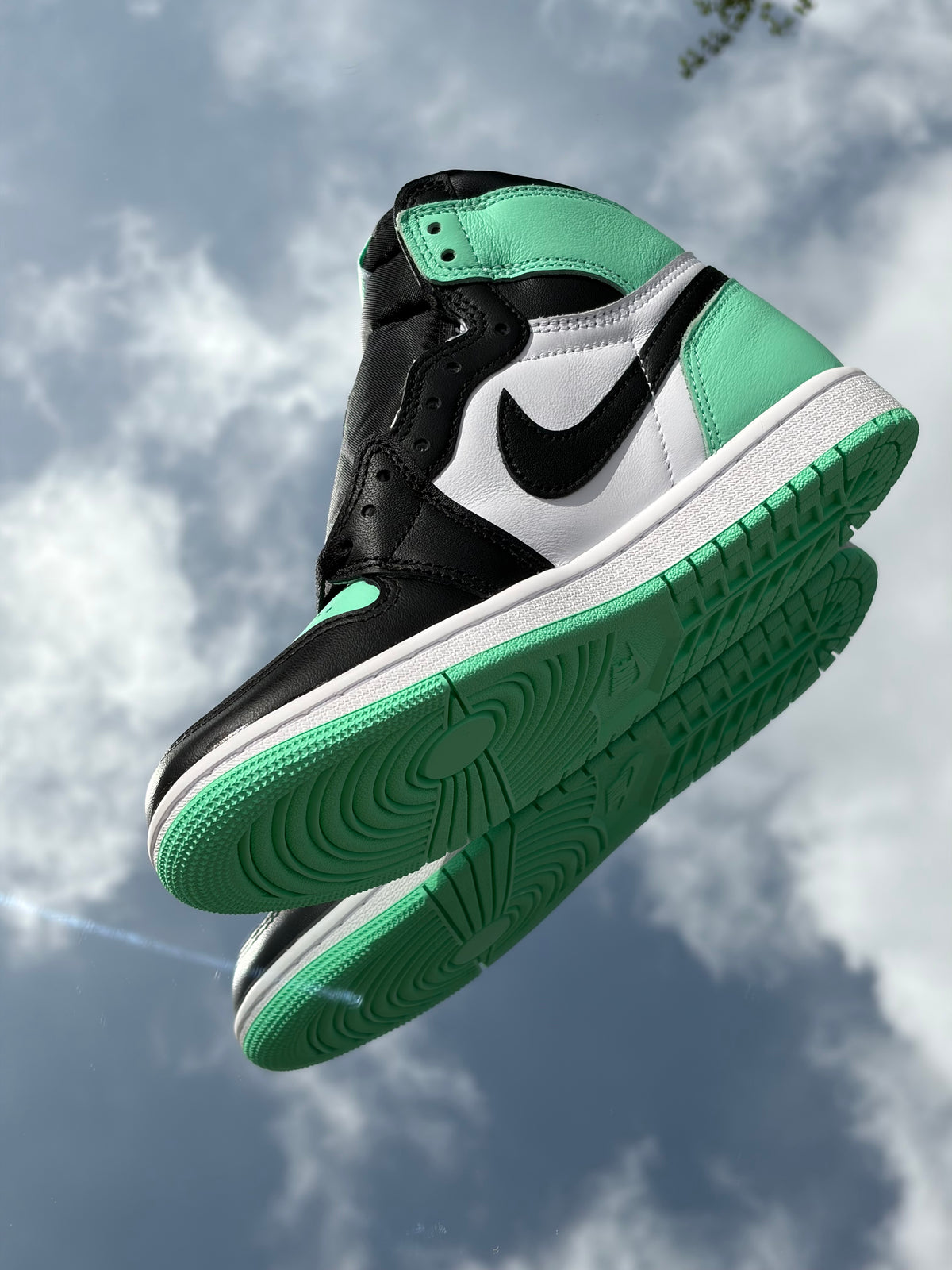 Air Jordan 1 High Retro OG White Black Green Glow - Taille 38