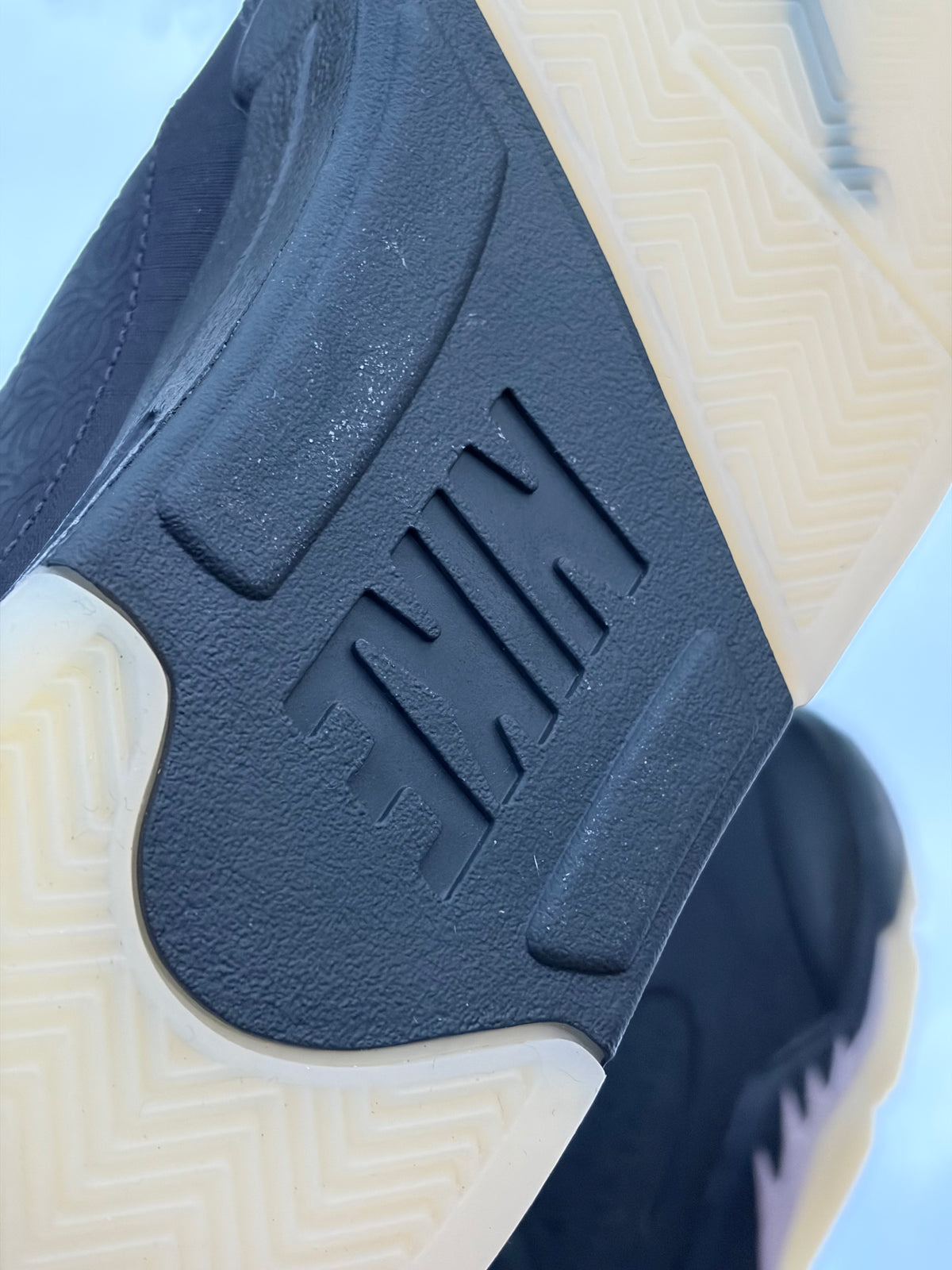 Air Jordan 5 Retro Off Noir X PSG - Taille 40,5