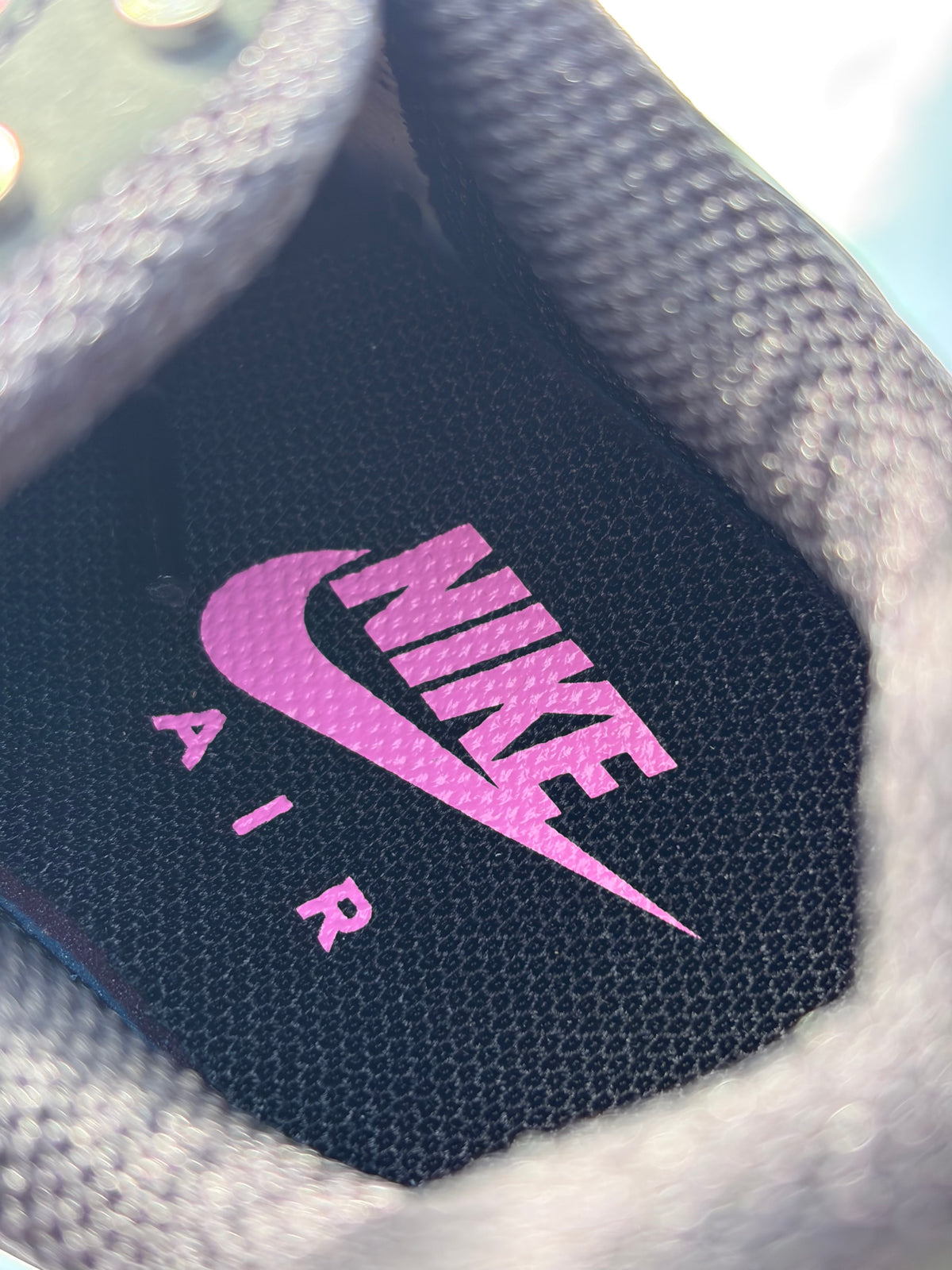 Nike Air Max Plus Black Peony Pink Metallic Silver - Taille 38