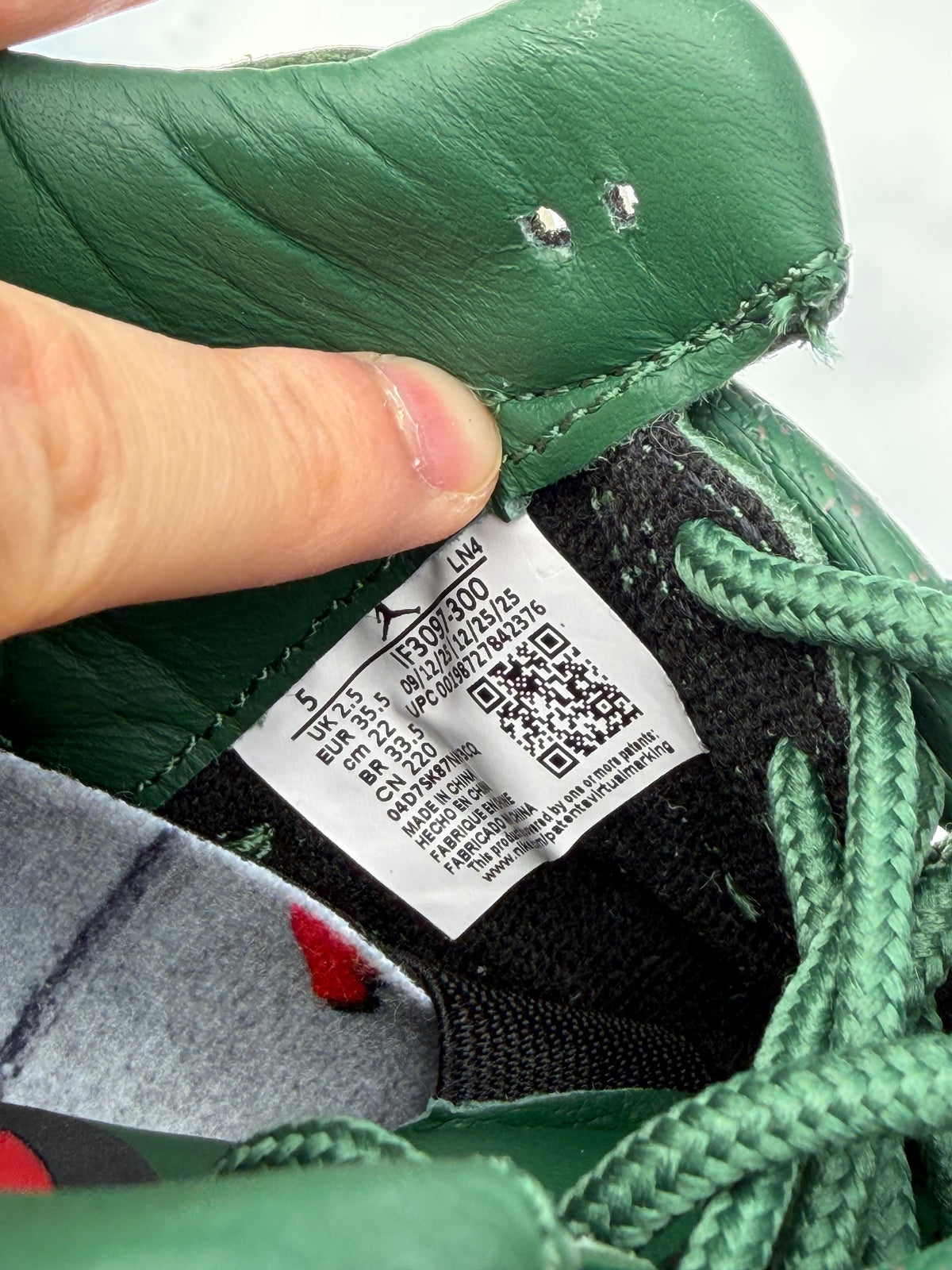 Air Jordan 3 Retro OG SP Contrete Rose X Teyana Taylor Fire Red Gorge Green - Taille 35,5
