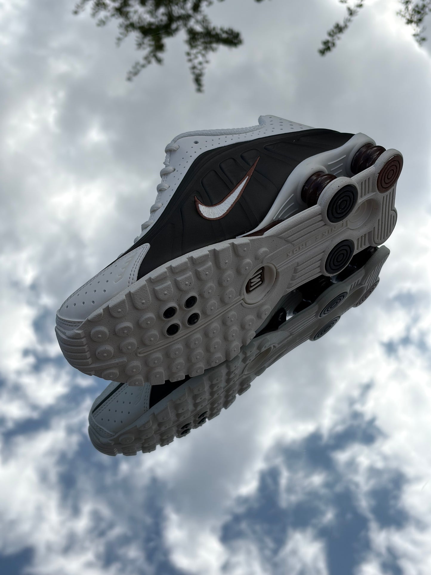 Nike Shox R4 Sail Black Fauna Brown - Taille 38,5